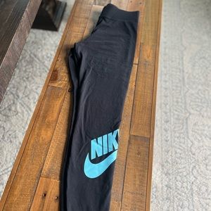 Nike like new running leggings. Size medium.